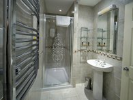 All rooms have modern en-suite bath or shower room
