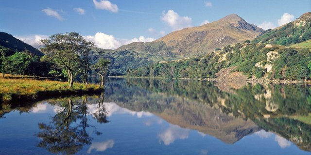 Llyn Gwynant and Yr Aran near Beddgelert, Snowdonia
